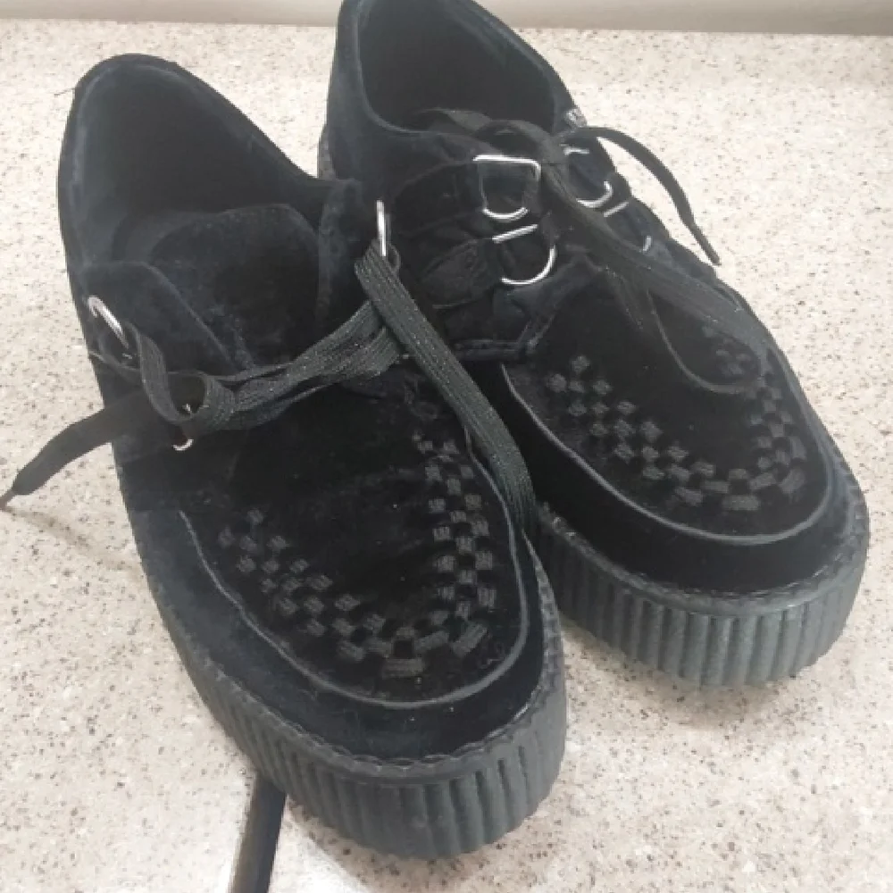 T.U.K Black Platform Shoes - Picture 5 of 7